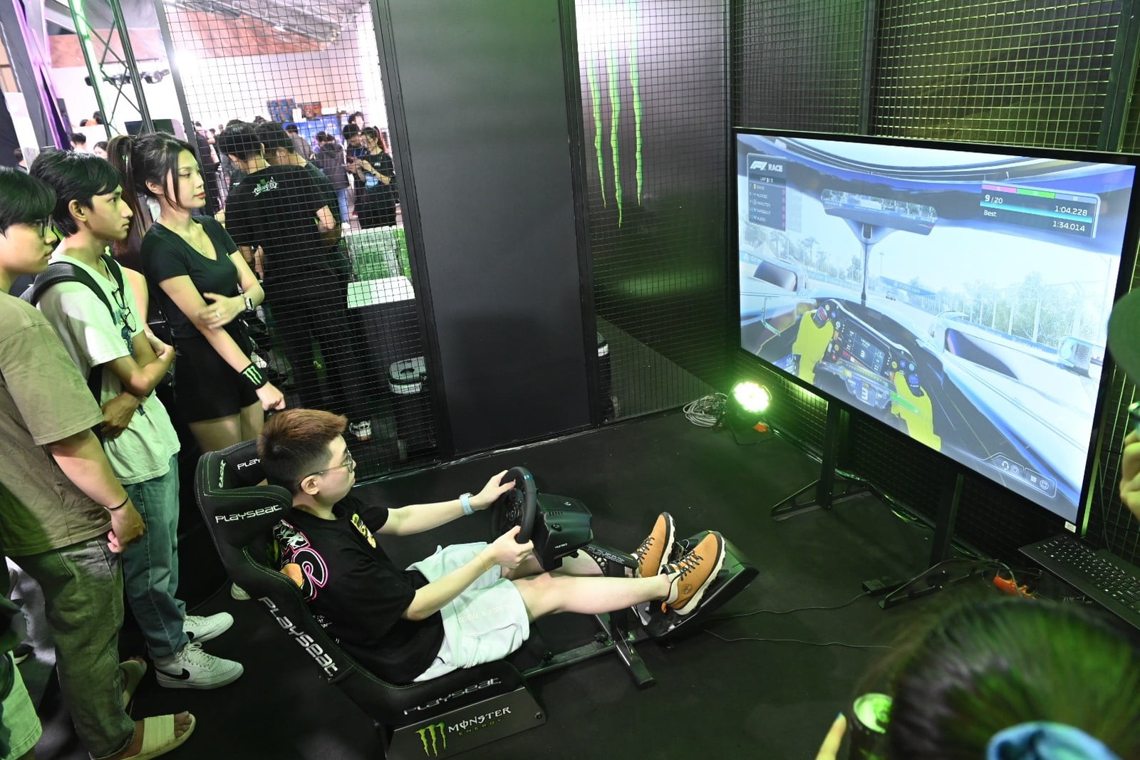 z5440297587493-6a8279469a265aa-8807-2148